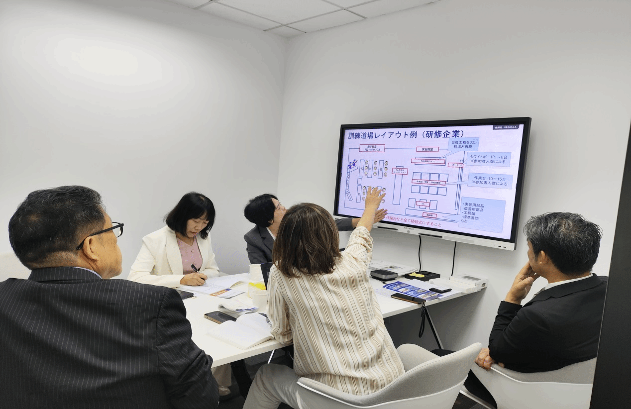 東方語言學院院長程良率隊赴上海訪企拓崗與考察交流，深化產學研合作，賦能網絡技術服務人才培養